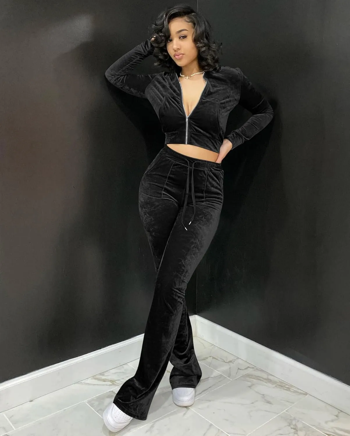 yidengymx Womens 2 Piece Velour Tracksuit Two Piece Outfits for Women Long Sleeve Zip Up Crop Tops Sweatpants Sets Pockets